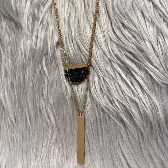 🆕 Black and Gold Three Necklace Set - Picture 4 of 4